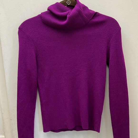 Vintage Purple Sweater Size Medium But Runs Small - Picture 1 of 9